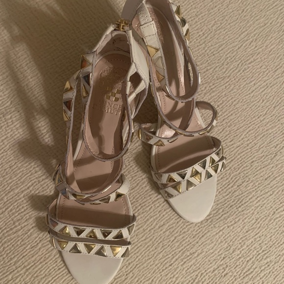 Vince Camuto studded leather shoes - Picture 2 of 5